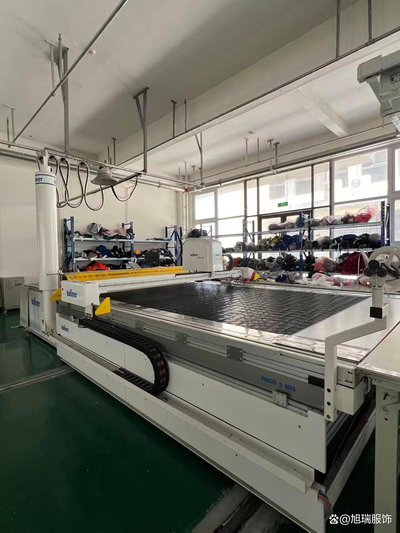 传统服饰工厂双渠道转型，职业工装市场迎新变化